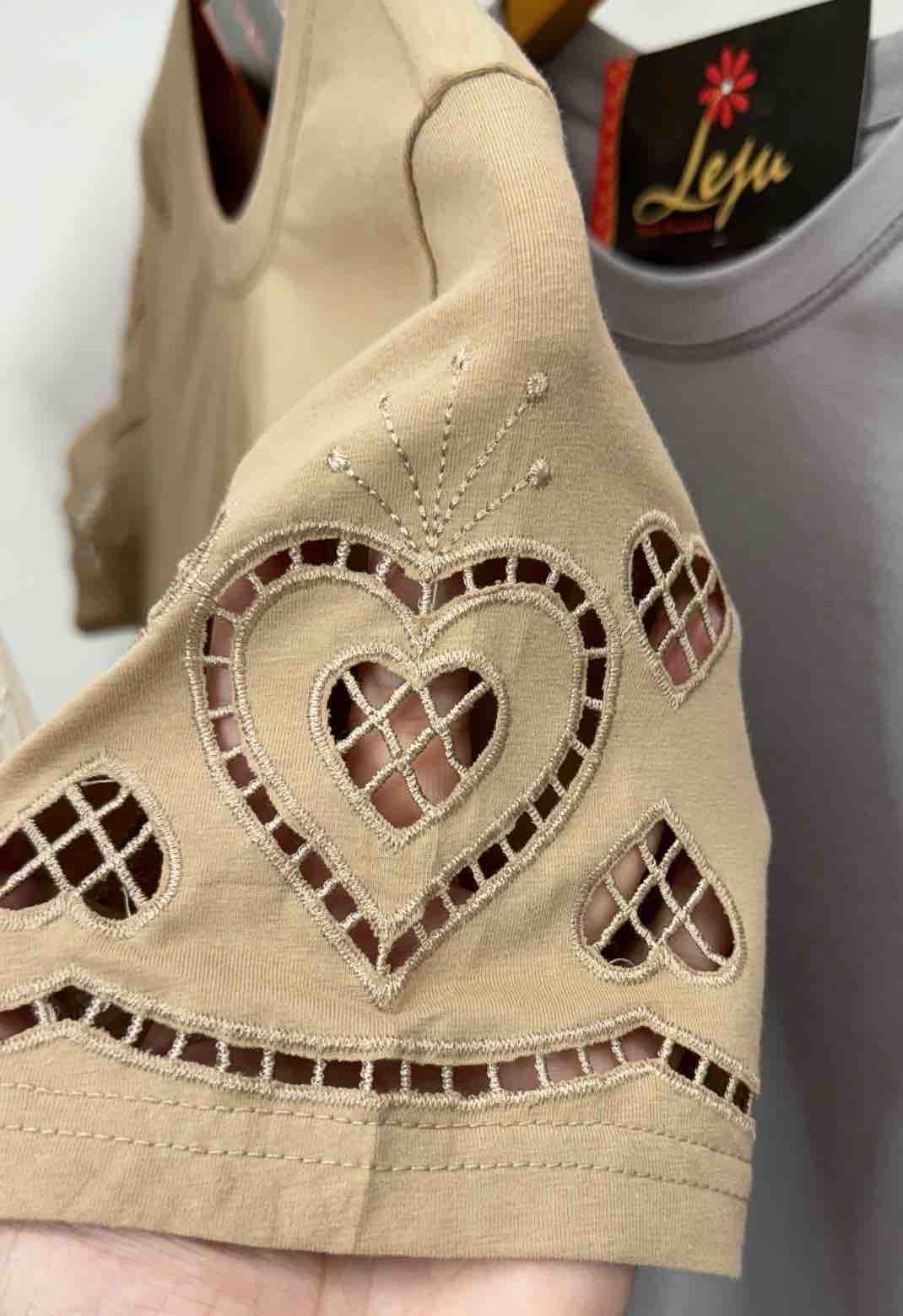 T-Shirt malha e Algodão